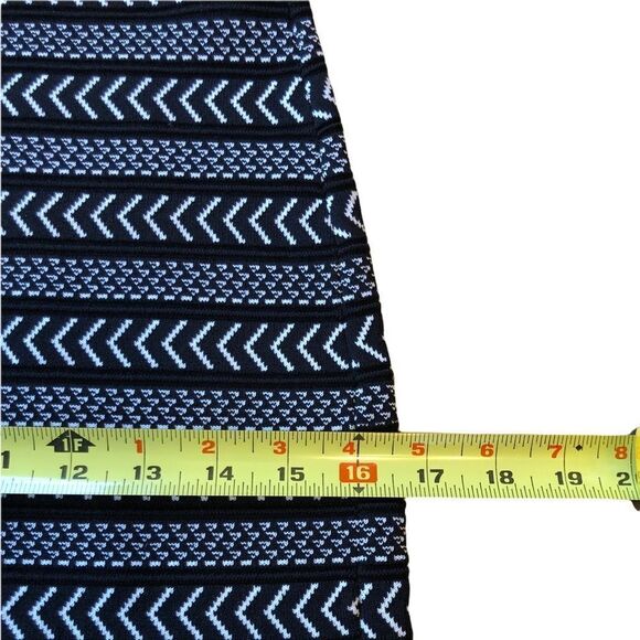 VINCE Camuto Fitted Knit Sleeveless Dress with Rolled Shawl Collar EUC - Picture 5 of 9